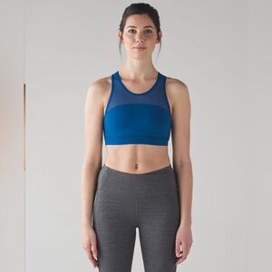 Lululemon Move High-Neck Bra Dark
Royal Blue Size 4